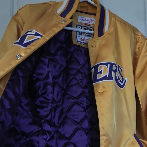 Authentic Lakers Satin Gold Jacket - Picture 5 of 10